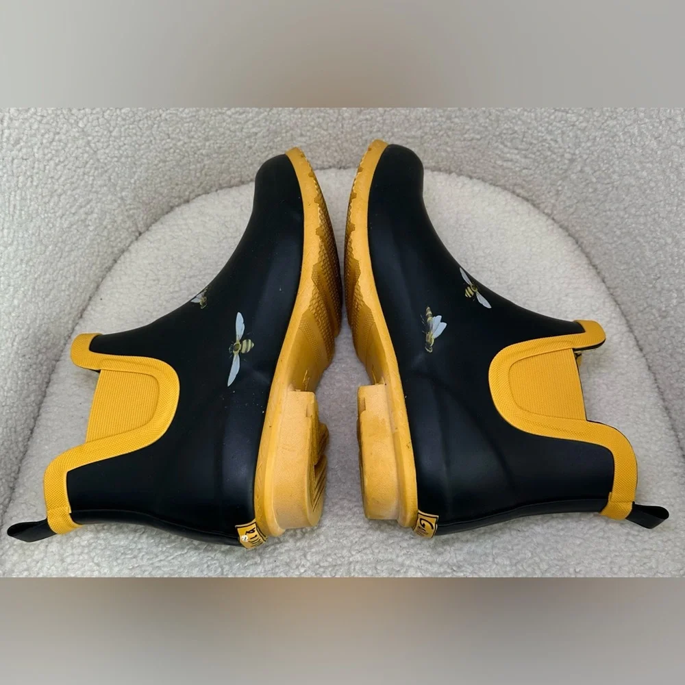 Galleria‎ Enterprises Chelsea rain snow boots booties navy blue yellow bee 🐝 11